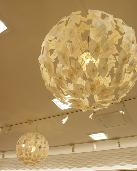 HANAGOROMO イオン木更津店の店内照明装飾を制作しました。