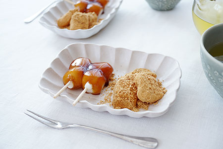 ワ33 ホワイト 花型長方深皿 - 益子焼の小さな窯元「よしざわ