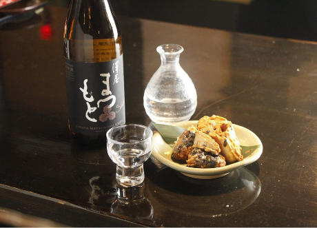 鯖の缶詰と日本酒