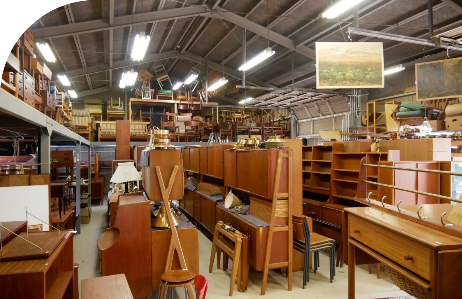 輸入家具ビィンテージ棚　釘の使用は無し　職人技‼️サマーSALE中 輸入家具ビィンテージ棚 釘の使用は無し 職人技‼️サマーSALE中