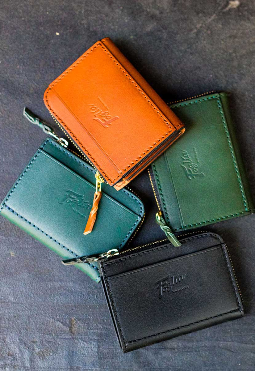 L-shaped zip coin wallet